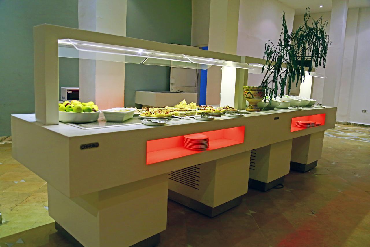 Hello Yasmine Hotel 4*