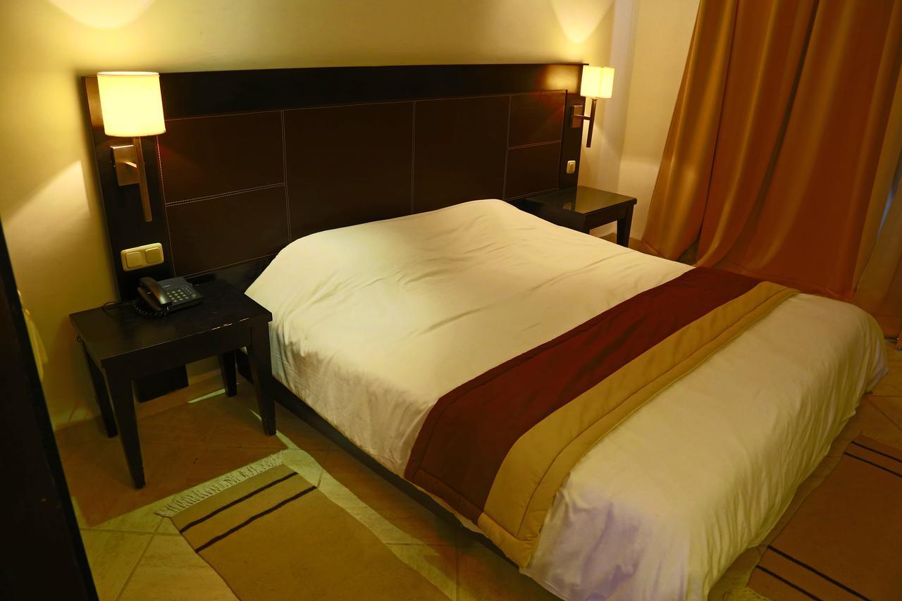 Hello Yasmine Hotel 4*